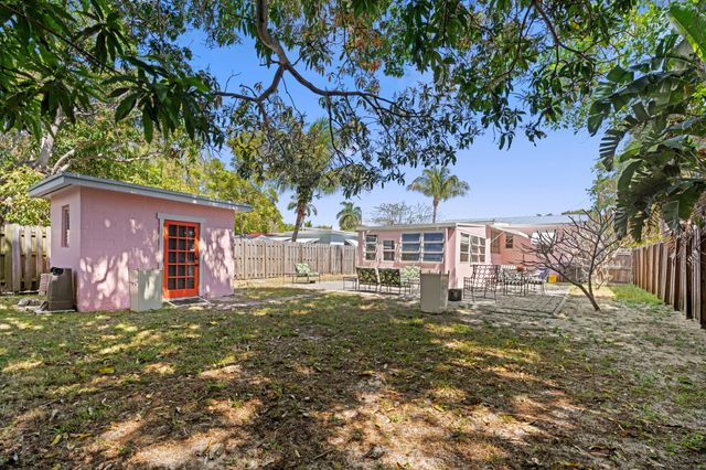 3221 Liddy Avenue, West Palm Beach, FL 33407