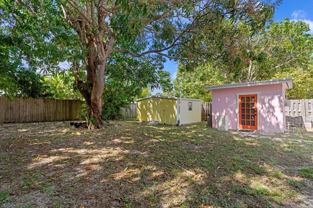 3221 Liddy Avenue, West Palm Beach, FL 33407