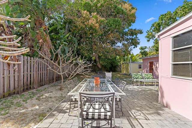 3221 Liddy Avenue, West Palm Beach, FL 33407