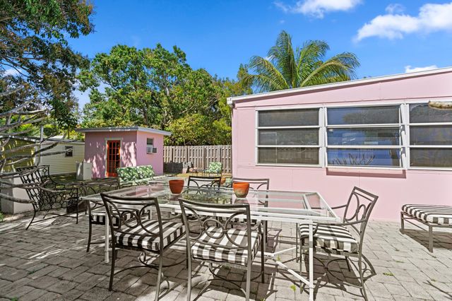 3221 Liddy Avenue, West Palm Beach, FL 33407