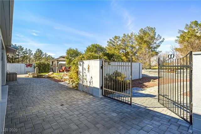 2060 Red Rock Drive, Pahrump, NV 89048