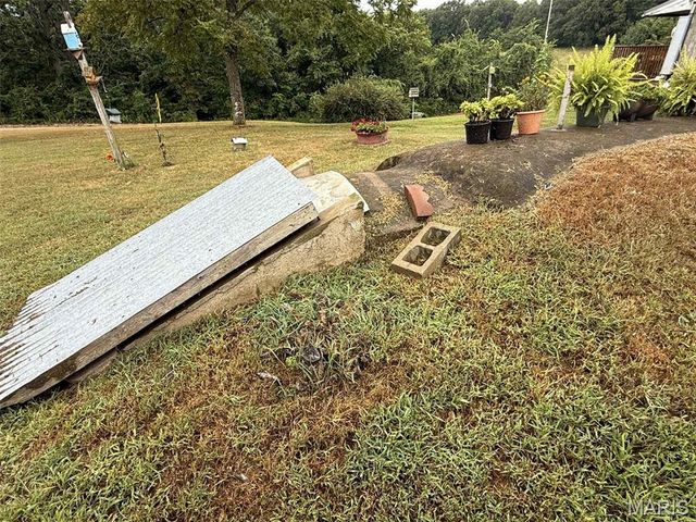 105 Sudhammer Road, Iberia, MO 65486