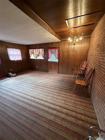 105 Sudhammer Road, Iberia, MO 65486