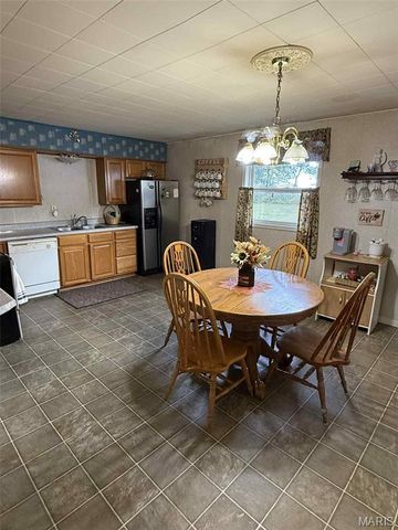 105 Sudhammer Road, Iberia, MO 65486