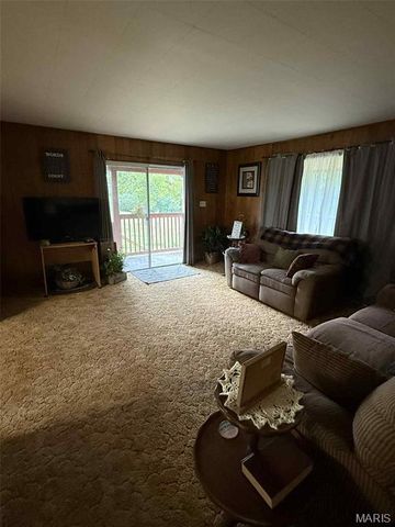 105 Sudhammer Road, Iberia, MO 65486