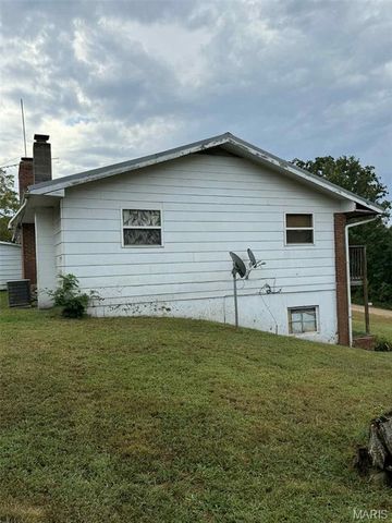 105 Sudhammer Road, Iberia, MO 65486