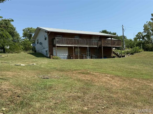 105 Sudhammer Road, Iberia, MO 65486