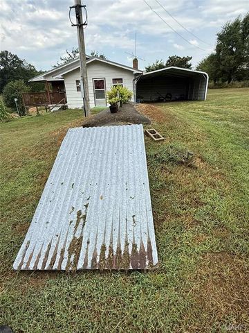 105 Sudhammer Road, Iberia, MO 65486