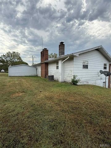 105 Sudhammer Road, Iberia, MO 65486