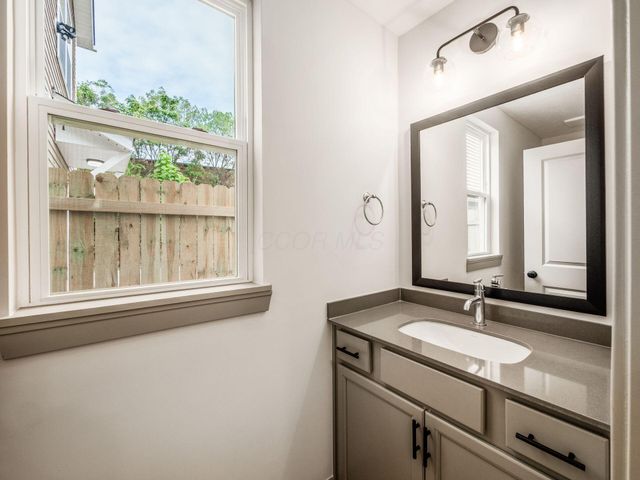 166 Wisconsin Avenue, Columbus, OH 43222