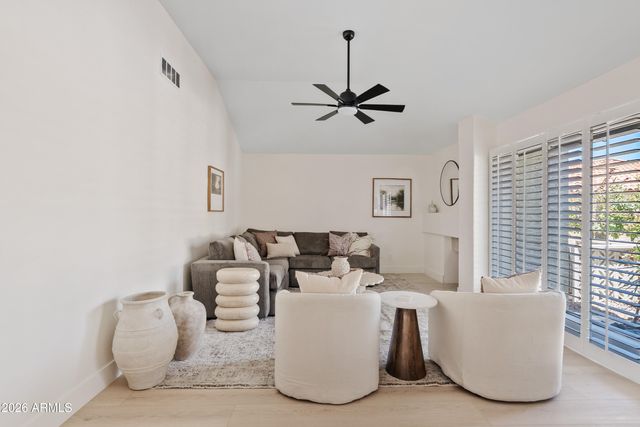 10008 E SUNNYSLOPE Lane, Scottsdale, AZ 85258