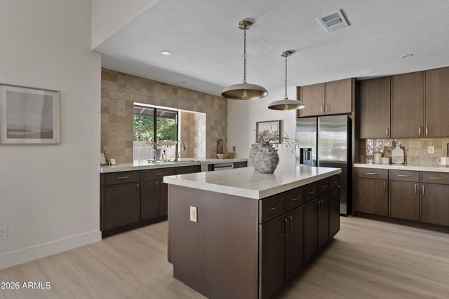 10008 E SUNNYSLOPE Lane, Scottsdale, AZ 85258