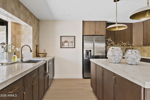 10008 E SUNNYSLOPE Lane, Scottsdale, AZ 85258