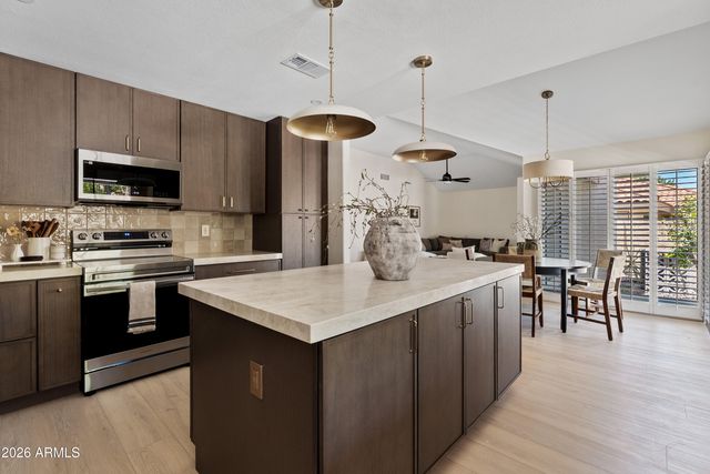 10008 E SUNNYSLOPE Lane, Scottsdale, AZ 85258