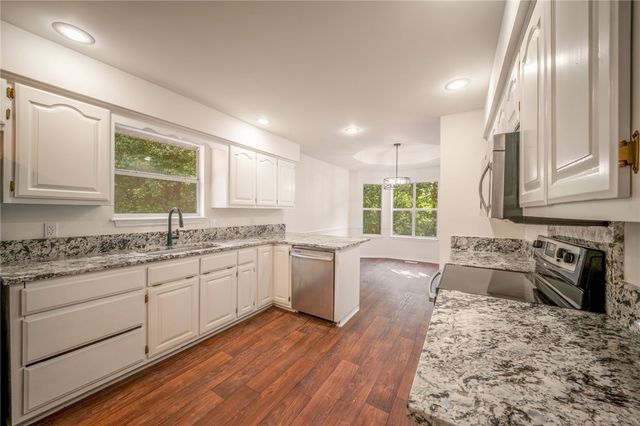 9 Wantage Lane, Bella Vista, AR 72714