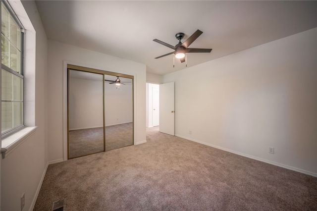 9 Wantage Lane, Bella Vista, AR 72714