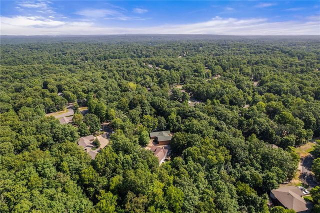 9 Wantage Lane, Bella Vista, AR 72714
