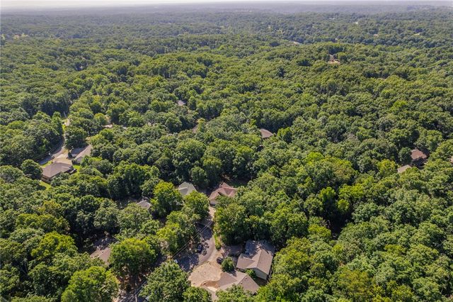 9 Wantage Lane, Bella Vista, AR 72714