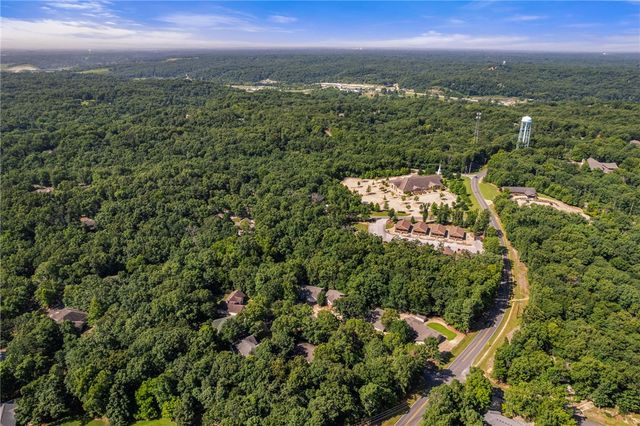 9 Wantage Lane, Bella Vista, AR 72714