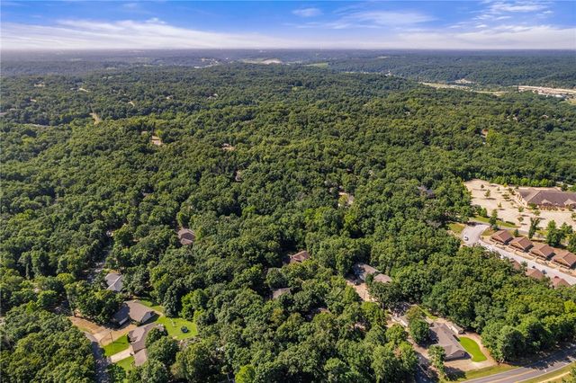 9 Wantage Lane, Bella Vista, AR 72714