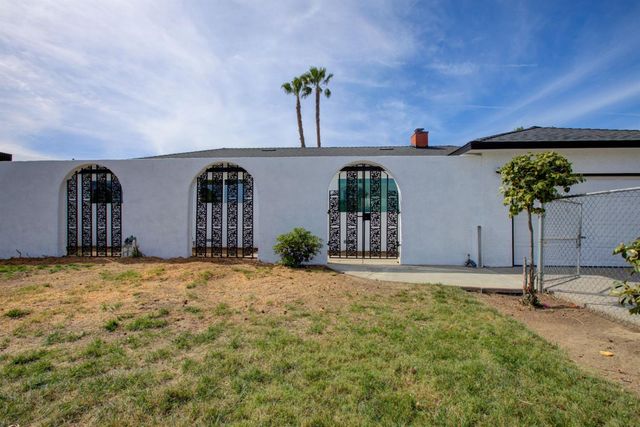 1111 Richland Ave, Modesto, CA 95351