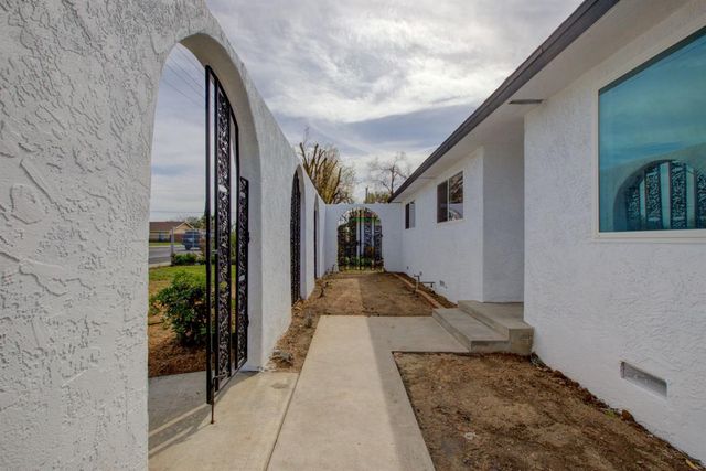 1111 Richland Ave, Modesto, CA 95351