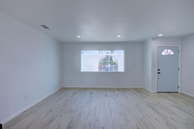 1111 Richland Ave, Modesto, CA 95351