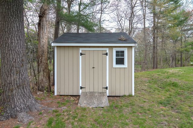 11 Kingsley Rd, Norton, MA 02766