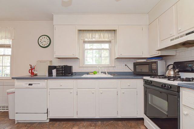 11 Kingsley Rd, Norton, MA 02766