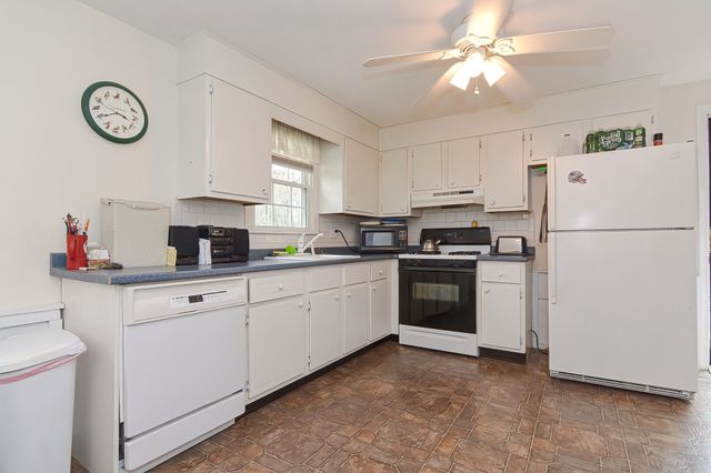 11 Kingsley Rd, Norton, MA 02766