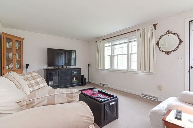 11 Kingsley Rd, Norton, MA 02766