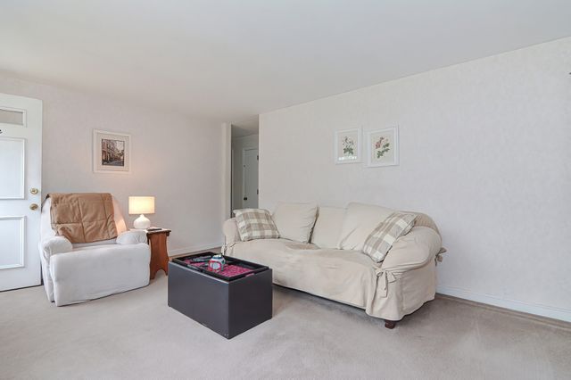 11 Kingsley Rd, Norton, MA 02766