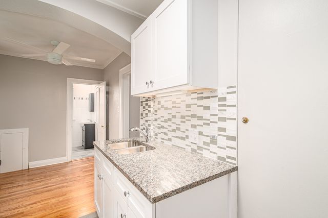 428 Park Boulevard 7, Glen Ellyn, IL 60137