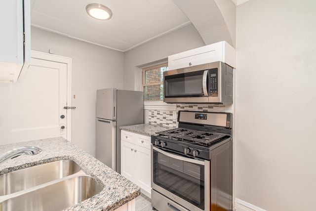 428 Park Boulevard 7, Glen Ellyn, IL 60137