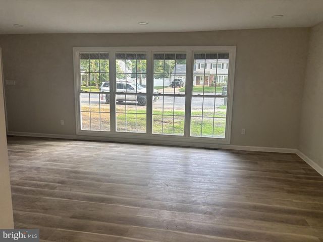 8 VILLANOVA CT, Berlin, NJ 08009