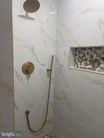 8 VILLANOVA CT, Berlin, NJ 08009