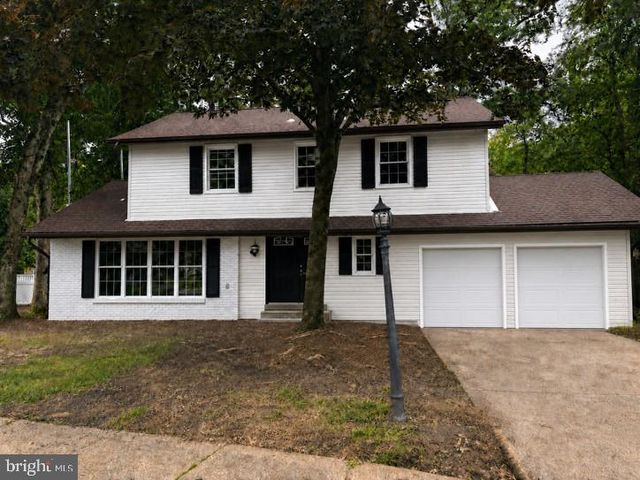 8 VILLANOVA CT, Berlin, NJ 08009