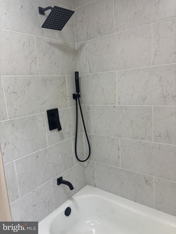 8 VILLANOVA CT, Berlin, NJ 08009