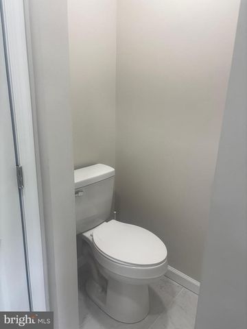 8 VILLANOVA CT, Berlin, NJ 08009