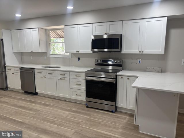 8 VILLANOVA CT, Berlin, NJ 08009
