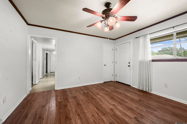 6720 Avocado Dr, Baton Rouge, LA 70812