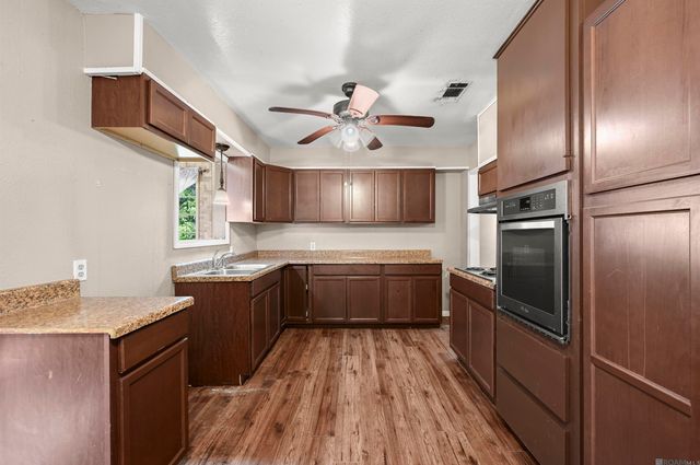6720 Avocado Dr, Baton Rouge, LA 70812