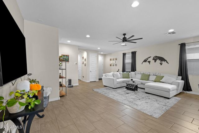 4143 E APPALOOSA Road, Gilbert, AZ 85296