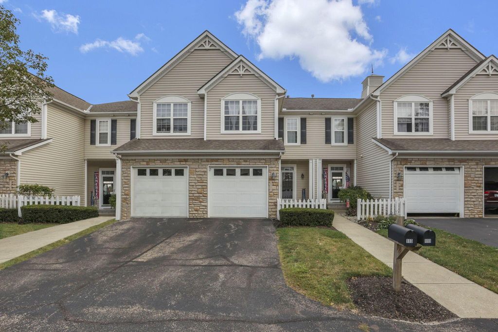 113 Cumberland Chase Boulevard, Pataskala, OH 43062