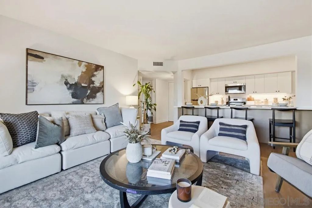 1020 E Washington Ave 107, Escondido, CA 92025