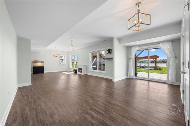 39W509 Norton Lake Drive, St. Charles, IL 60175