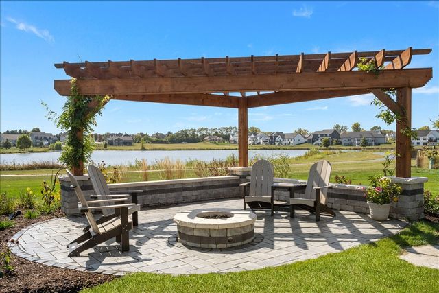 39W509 Norton Lake Drive, St. Charles, IL 60175