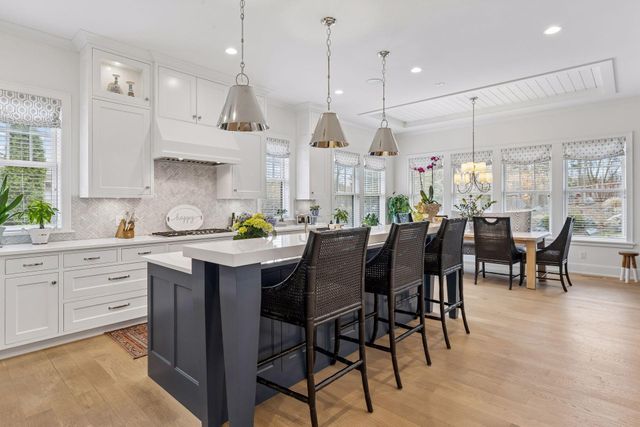 215 Ferndale Road S, Wayzata, MN 55391