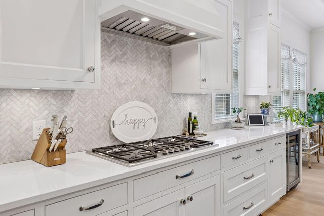 215 Ferndale Road S, Wayzata, MN 55391