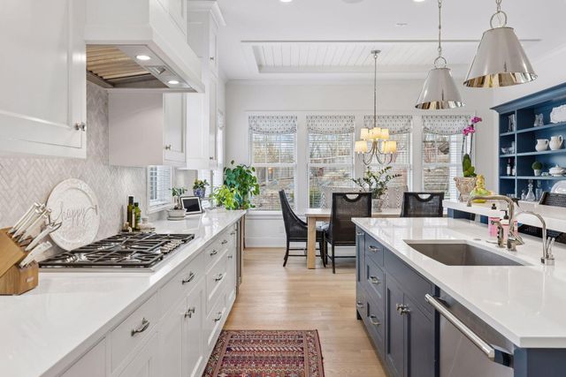 215 Ferndale Road S, Wayzata, MN 55391